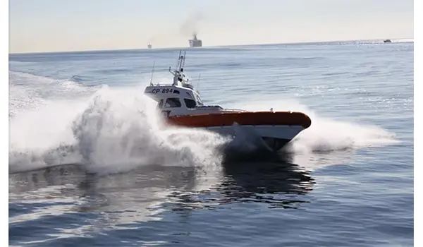 Un’uscita in mare si trasforma in dramma: pescatore travolto da un’onda muore a Punta Pellaro (RC)