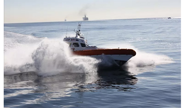 Un’uscita in mare si trasforma in dramma: pescatore travolto da un’onda muore a Punta Pellaro (RC)