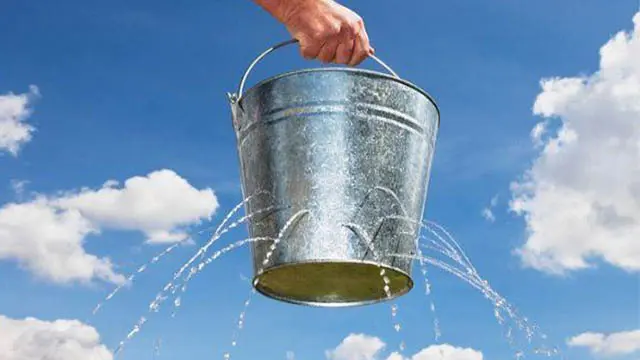 Catanzaro, ordinanza anti-sprechi d’acqua: vietato l’uso improprio. Sanzioni fino a 500 euro