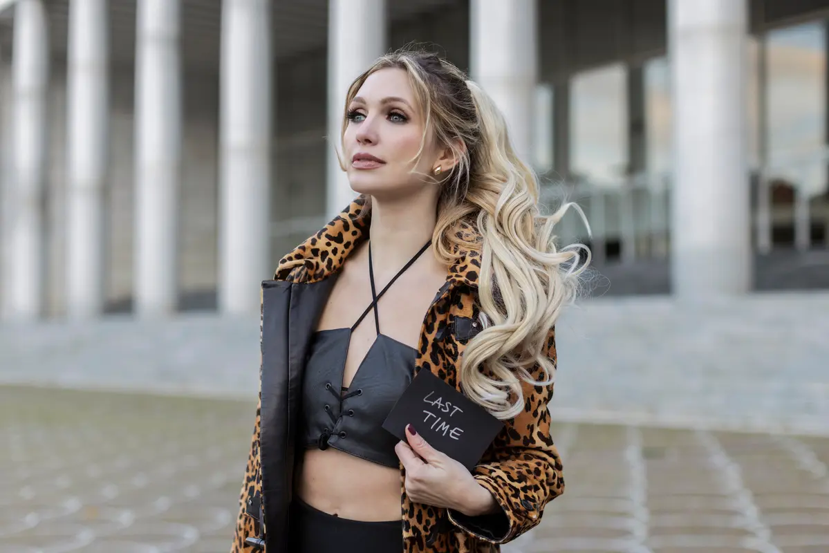 Quando l’amore sbagliato diventa un’abitudine che fa male: OARA canta la dipendenza affettiva nel nuovo singolo “Last Time"
