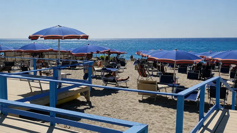 Valentino Beach Club festeggia 10 anni: un decennio di mare, inclusione e barriere abbattute