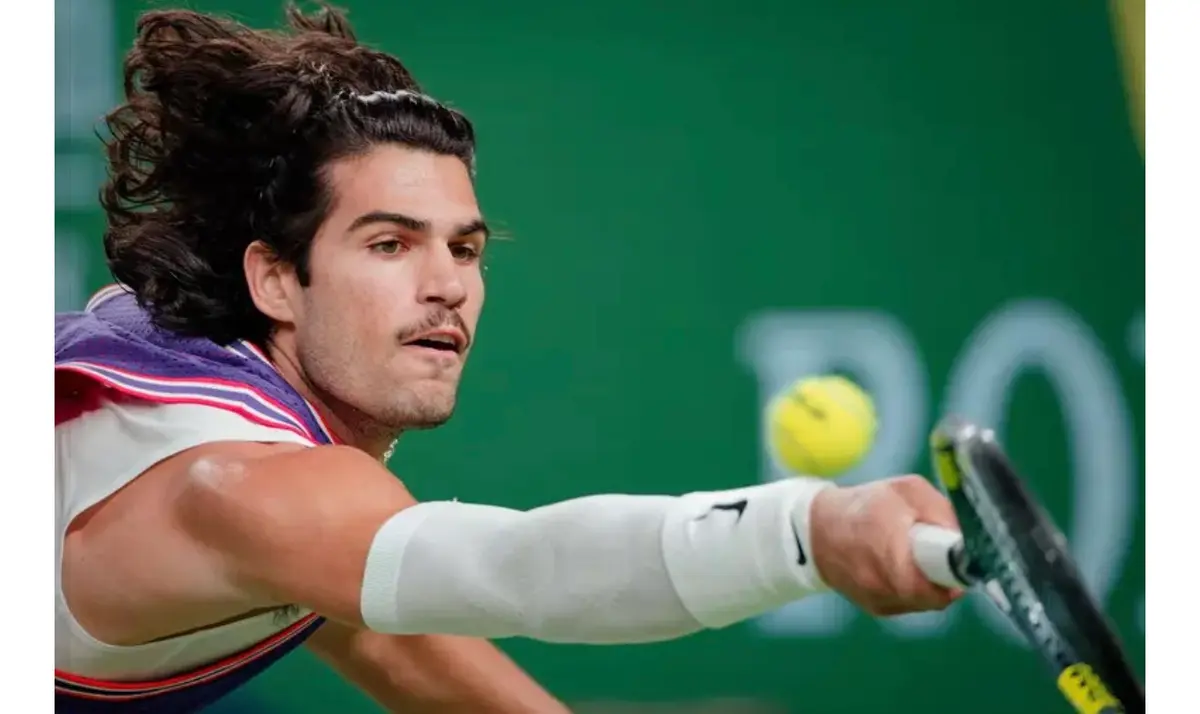Alcaraz supera Paul e vola in semifinale a Vienna: ora sfida Medvedev