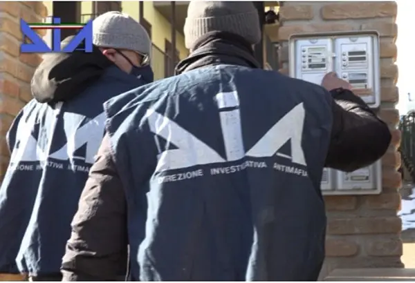 Catanzaro, imprenditori collusi con la 'ndrangheta: confiscati beni 