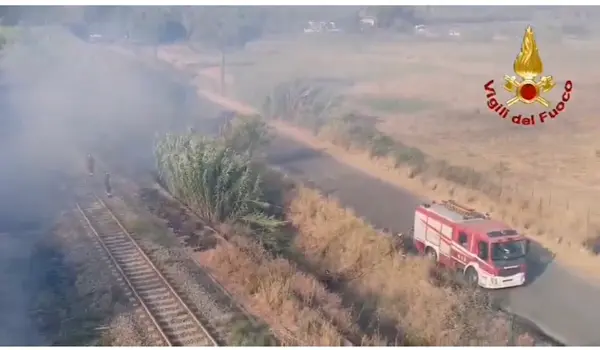 Caldo, vento e incendi: Vigili del Fuoco senza sosta nella lotta agli incendi di vegetazione