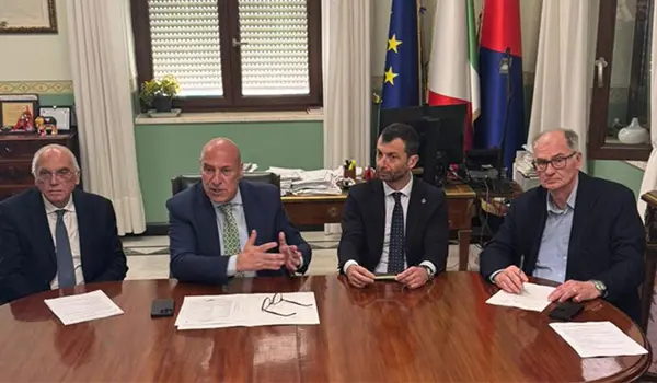 Crotone, Arpacal rassicura il sindaco Voce: nessuna traccia di amianto nelle scuole Gravina e Alcmeone