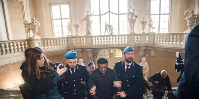 Omicidio Saman Abbas, lo zio in aula: "Ho visto il suo corpo tra le serre e ho pianto"