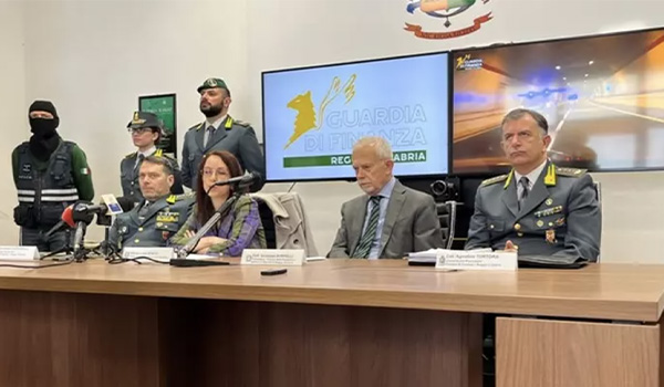 Ndrangheta e traffico di armi in Calabria: scoperto un arsenale collegato alla cosca Molé